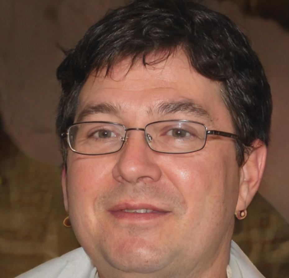 Ritratto partecipante Ennio Cafaro